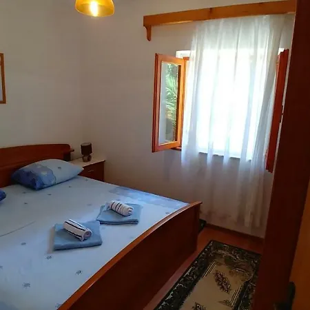 Nike Apartman *